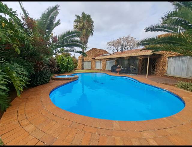 3 BEDROOM HOUSE FOR SALE IN FALCON RIDGE